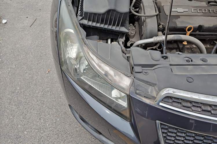 Used Chevrolet Cruze 2013 1.6L SE MT Right Front Headlight