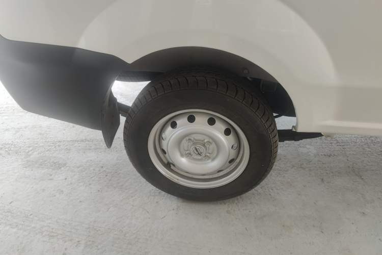 Used Jinbei Hiace X30 2024 1.5L Champion Edition Passenger Vehicle 5/6/7 Seats
