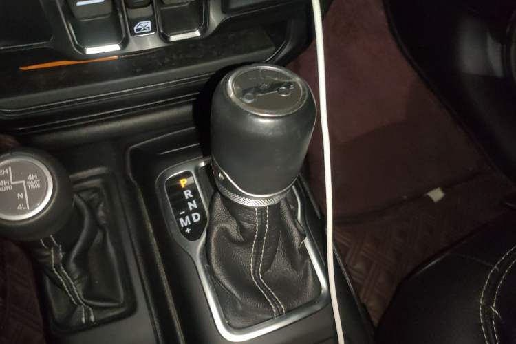 Used Jeep Wrangler 2019 2.0T Sahara 4-Door Version China V Standard
