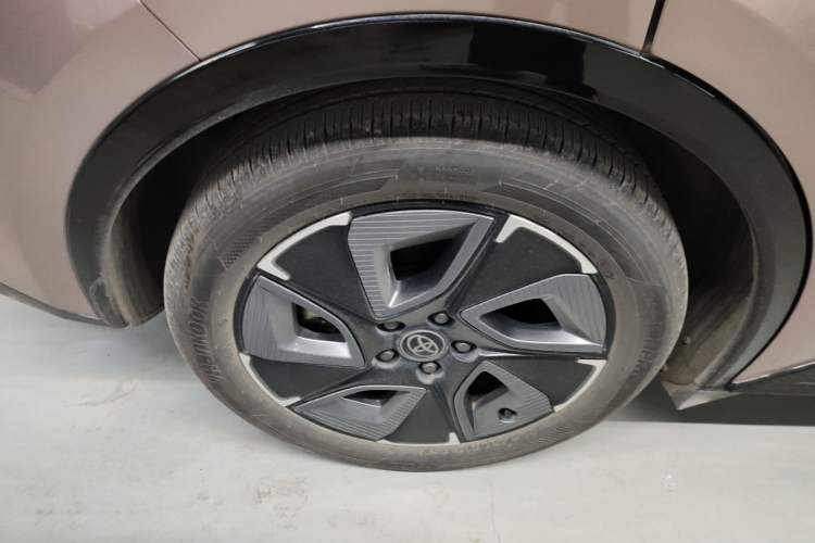 Used Toyota bZ3 2023 616 km Long-Range Premium
