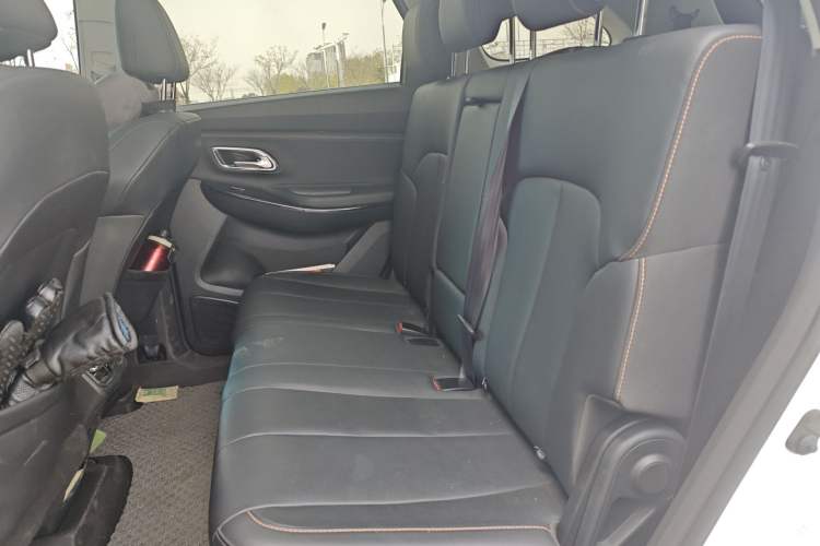 Used CHANGAN OSHAN X7 PLUS 2023 Enjoy Edition 1.5T Automatic Smart Edition 7-Seater Left Rear Seat