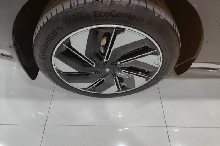 Used Dongfeng eπ eπ008 2024 210Max Range-Extended Version 6 Seats