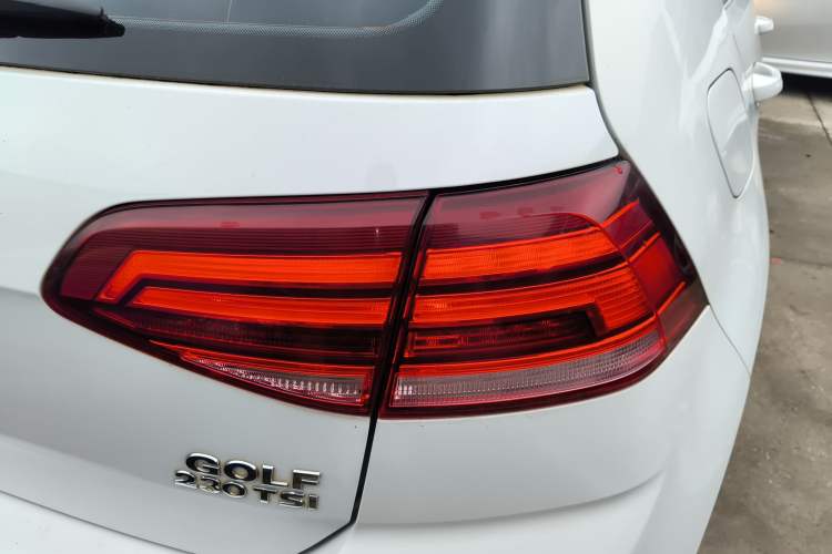 Used Volkswagen Golf 2018 230TSI Automatic Comfort Model Right Rear Taillight
