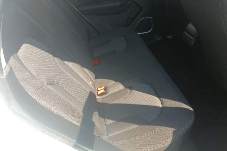 Used FAW Senya R7 2016 1.6L Manual Comfort Model Left Rear Seat