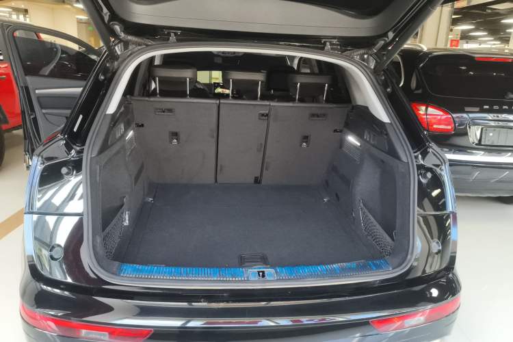 Used Audi Q5L 2022 Updated 40T Luxury Dynamic Edition Trunk