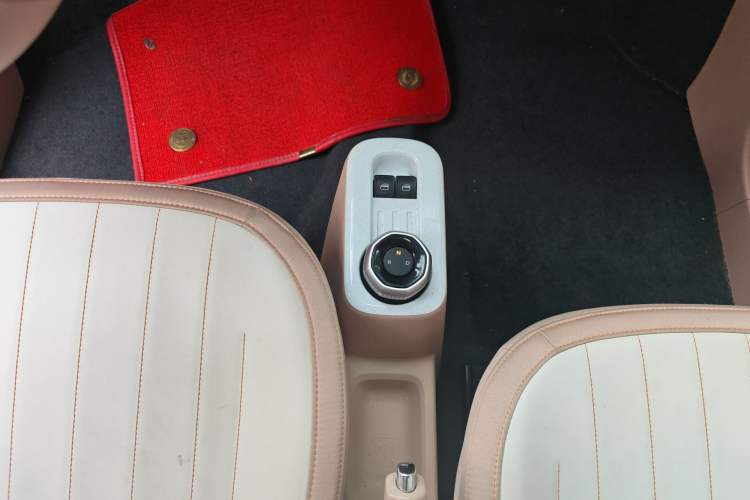 Used Geely Galaxy Panda 2024 Panda Mini 200km Endurance Bear
