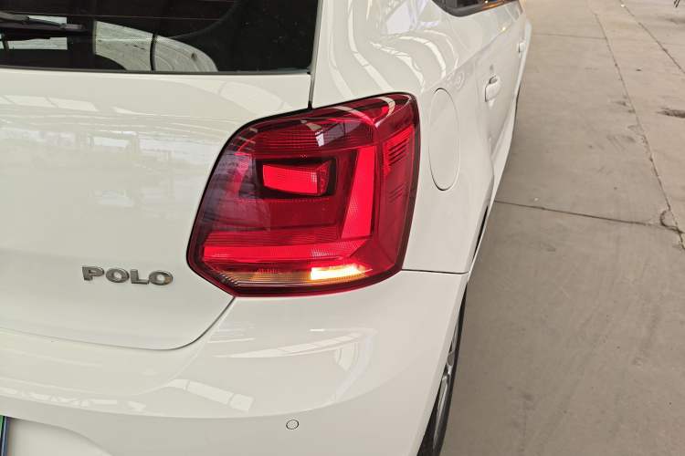 Used Volkswagen Polo 2016 1.4L Manual Fashion Model
