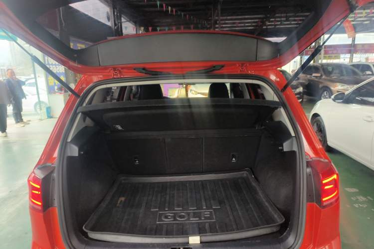 Used Volkswagen Golf Sportsvan 2018 230TSI Automatic Trend Edition
