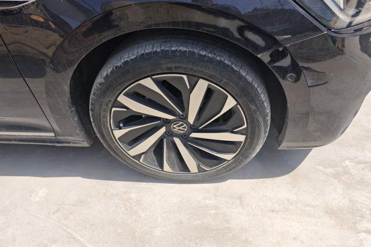 Used Volkswagen Passat 2022 330TSI Starry Luxury Edition Right Front Wheel Hub