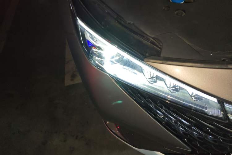 Used Roewe RX5 New Energy 2023 eRX5 Super Hybrid Prestige Edition Right Front Headlight