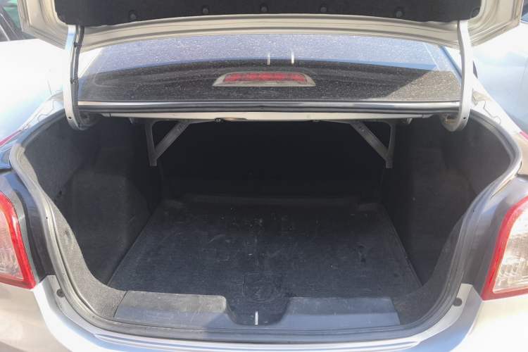 Used Baojun 630 2012 1.5L DVVT automatic comfort version Trunk