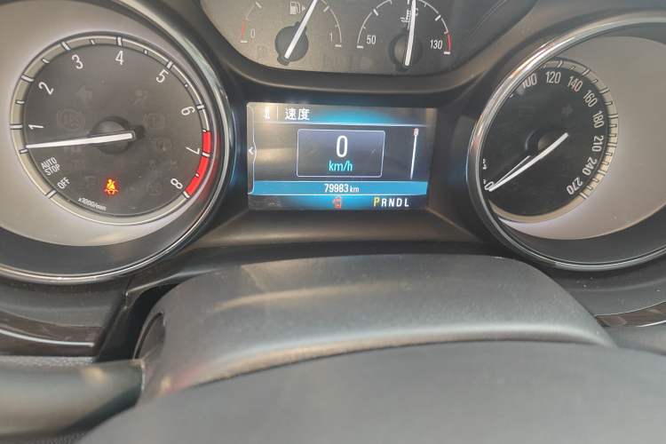 Used Buick Verano 2018 Sedan 20T Dual-Clutch Leading Model Odometer Close Up