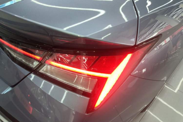 Used Hyundai Elantra 2023 1.5L CVT LUX Prestige Edition Exterior 3