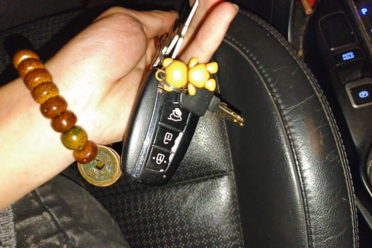 Used Hyundai Santa Fe 2013 2.4L Automatic Two-Wheel Drive Smart Version