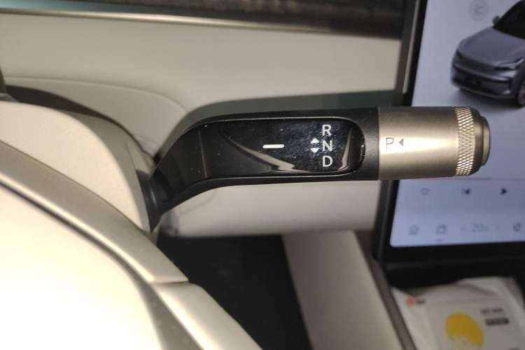 Used ONVO Luxeed L90 2025 Model—Max Six-Seater Version
