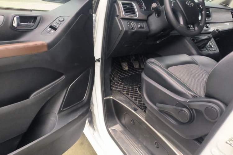 Used SAIC MAXUS G10 2018 PLUS 2.4L Manual Elite Edition
