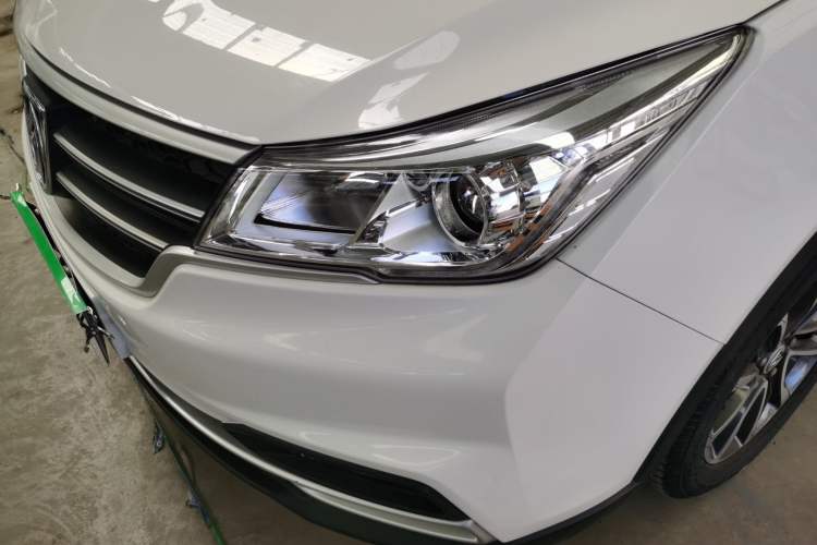 Used Baojun 730 2019 1.5L Manual Fashion Model 7-seater China VI Left Front Headlight