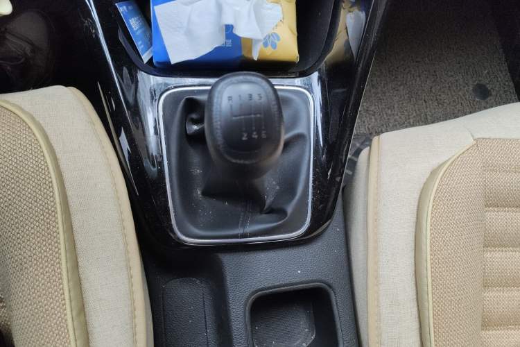 Used Kia Sportage R 2019 2.0L Manual Fashion Edition Gear Lever