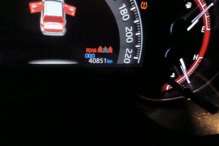 Used Toyota RAV4 2021 2.0L CVT Four-Wheel Drive Premium Edition Odometer Close Up