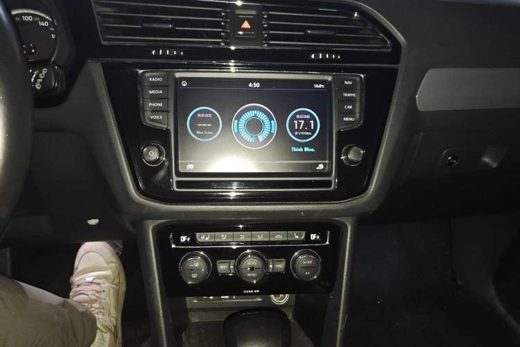 Used Volkswagen Tiguan L 2017 330TSI Automatic Two-Wheel Drive Luxury Edition Audio And AC Panel