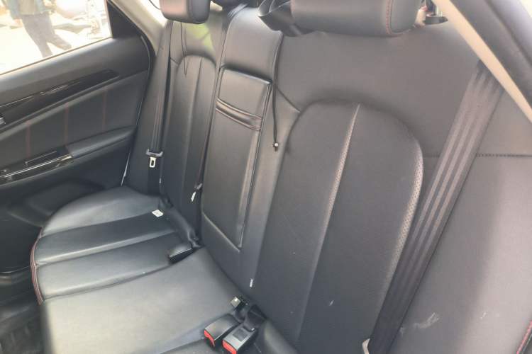 Used CHANGAN Eado 2015 1.6L Automatic Luxury Model
