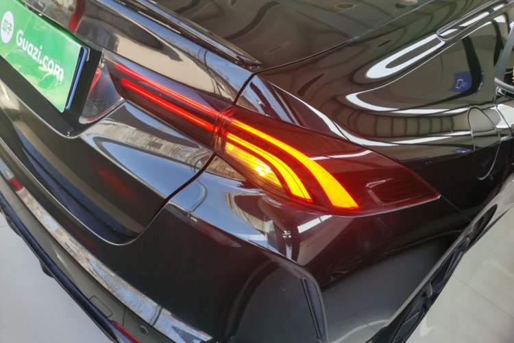 Used GAC Trumpchi EMPOW 2023 270T DCT J15 Version Right Rear Taillight