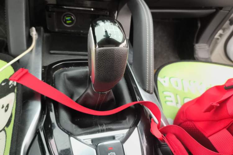 Used Brilliance V7 2018 280T Manual Luxury 5-Seater
