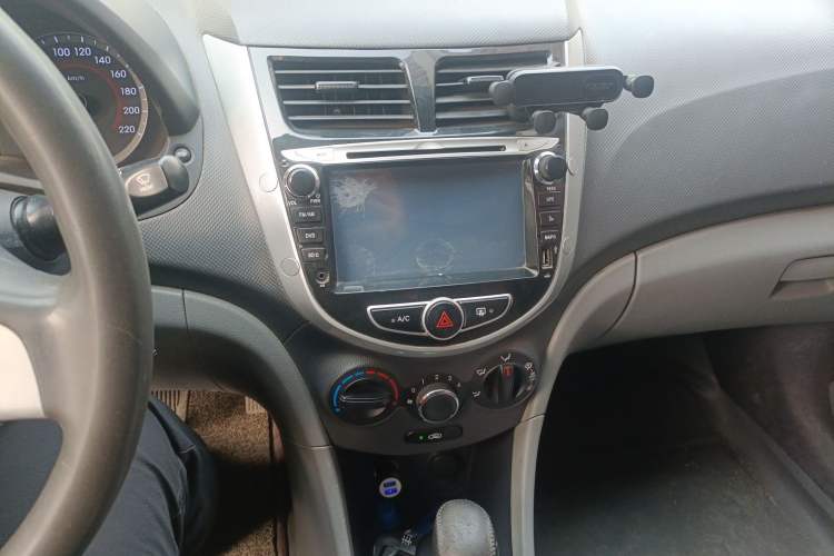 Used Hyundai Verna (older generation) 2010 Sedan 1.4L Automatic Fashionable GT Model