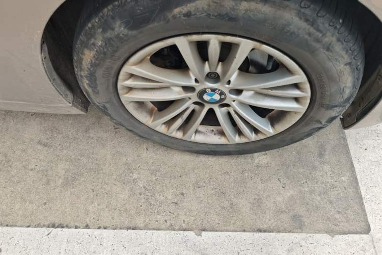 Used BMW 3 Series 2015 320Li Fashion Model Right Front Wheel Hub