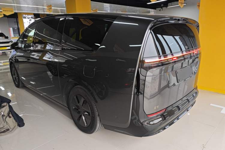 Used Li Auto MEGA 2024 Ultra Model