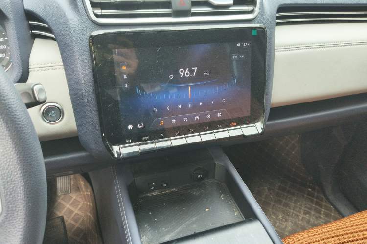 Used JMC DaDao 2023 All-Purpose Model 2.3T Diesel Automatic Two-Wheel Drive Standard Wheelbase Comfort Edition