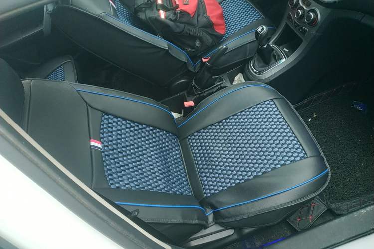 Used Cowin C3R 2015 1.5L Manual Gold Diamond Edition
