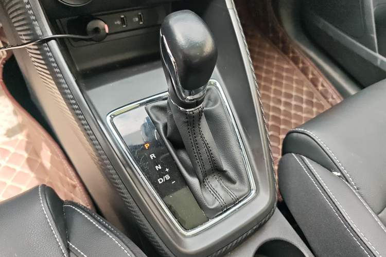 Used MG ZS 2018 1.5L Automatic Luxury Edition China V Standard Gear Lever