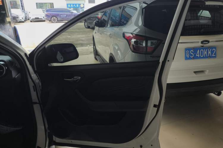 Used Soueast DX3 2018 1.5T CVT Luxury Model
