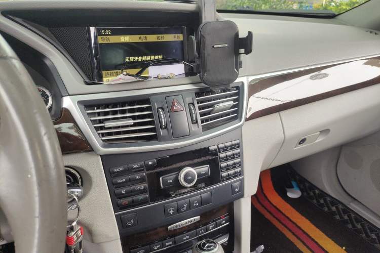 Used Mercedes-Benz E-Class 2010 E 260 L CGI Elegant Model Audio And AC Panel