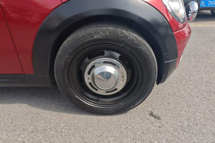 Used MINI Clubman 2007 1.6L COOPER Fun Right Front Wheel Hub