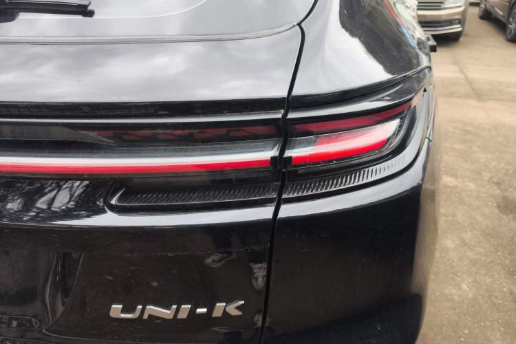 Used CHANGAN UNI-K 2024 2.0T Two-Wheel Drive YueShang Trim
