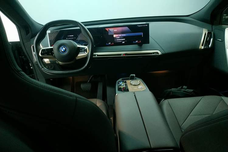 Used BMW iX 2022 xDrive40
