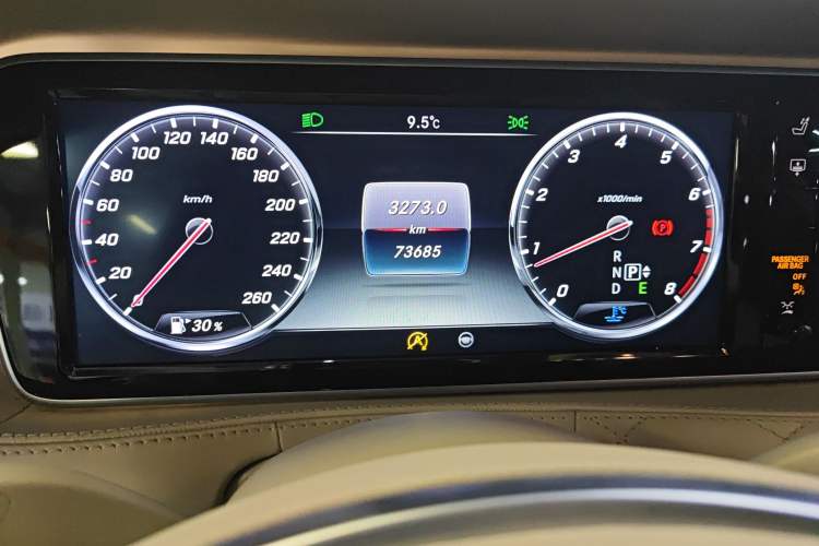 Used Mercedes-Benz Maybach S-Class 2015 S 600 Odometer Close Up