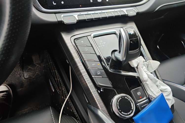 Used Geely Auto Emgrand X7 Sport 2020 1.8TD DCT ZhiZun PRO Gear Lever