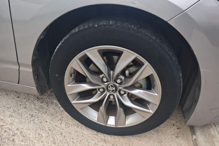 Used Toyota Avalon 2019 Dual-Engine 2.5L Luxury Edition China VI Standard
