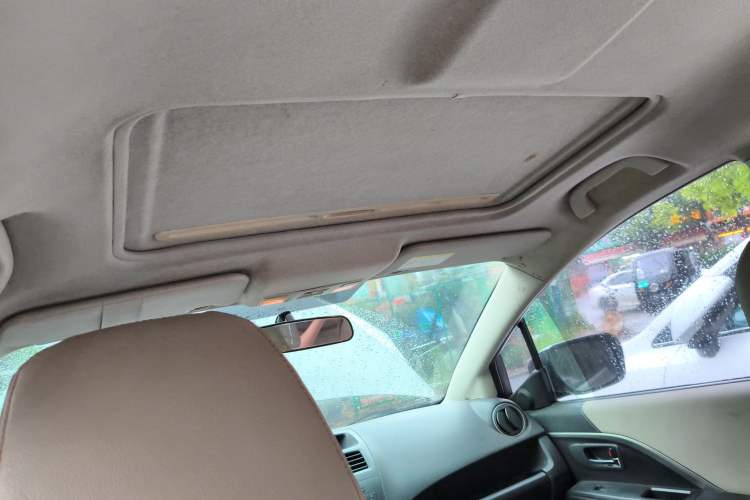 Used Mazda 5 2011 2.0L Automatic Luxury Edition Headliner