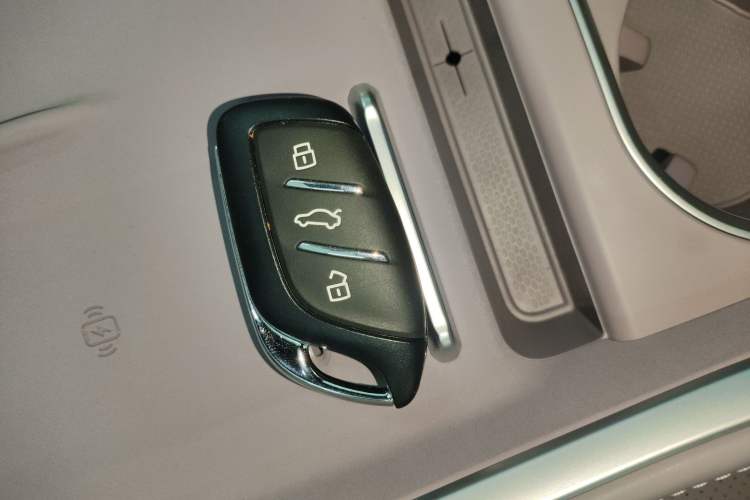 Used Roewe M7 DMH 2025 Model 160km Premium Version
