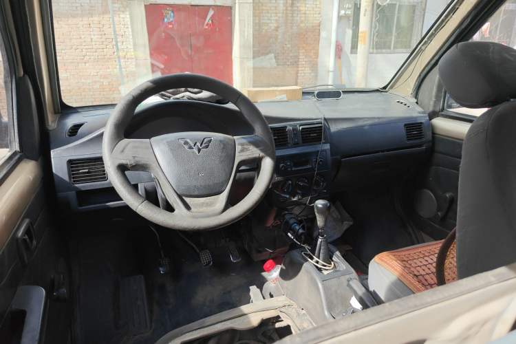 Used Wuling Rongguang 2011 1.2L Base Version Center Console