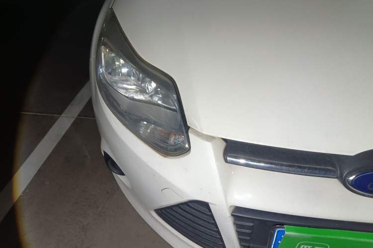 Used Ford Focus 2012 Hatchback 1.6L Automatic Comfort Model Right Front Headlight