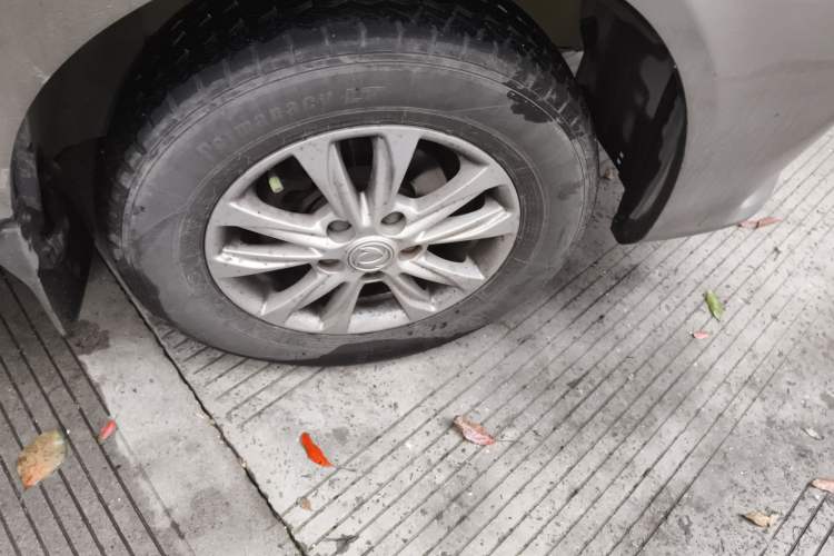 Used FORTHING Lingzhi 2019 M5L 1.6L 7-Seater Comfort Model China VI Standard Right Front Wheel Hub