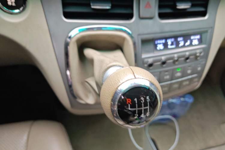 Used BYD M6 2013 2.4L Manual Luxury Model