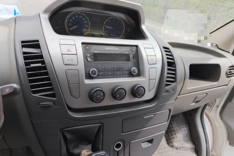 Used SAIC MAXUS Xintu V80 2014 2.5T Aotuntong Long Wheelbase Mid-Roof Model Audio And AC Panel