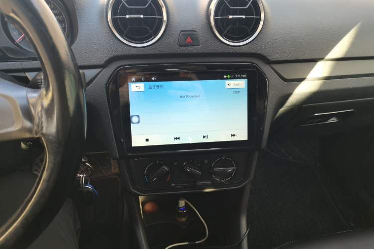 Used Volkswagen Jetta 2017 1.4L Manual Fashion Edition Audio And AC Panel