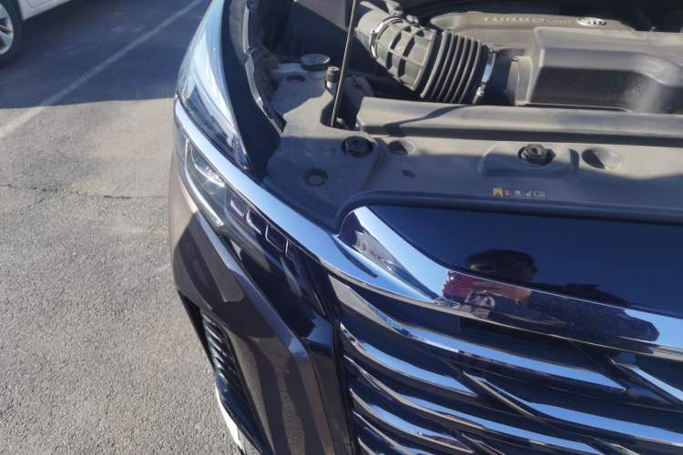 Used Buick GL8 2023 Land Executive Class Smart Enjoyment Model Right Front Headlight